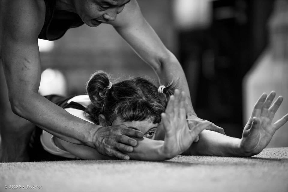 OMIYOGA handstand workshop